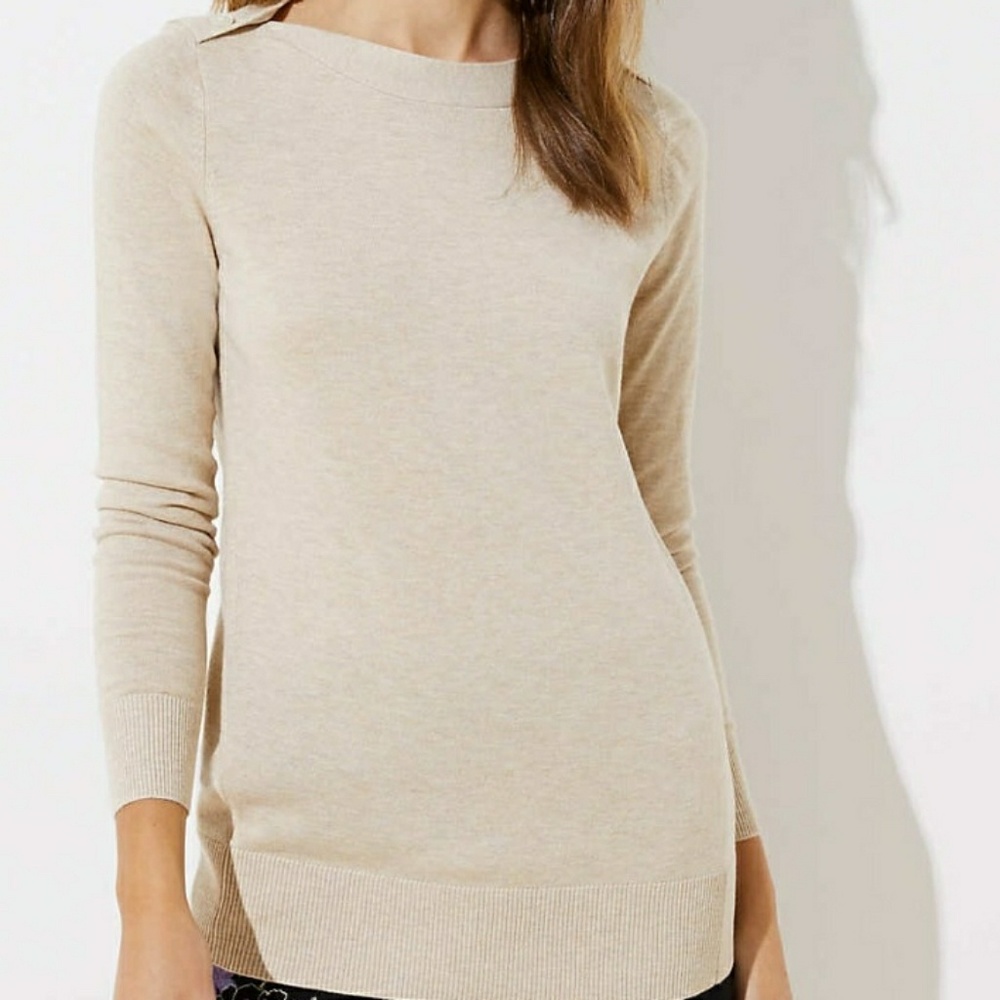 Shoulder button tunic sweter